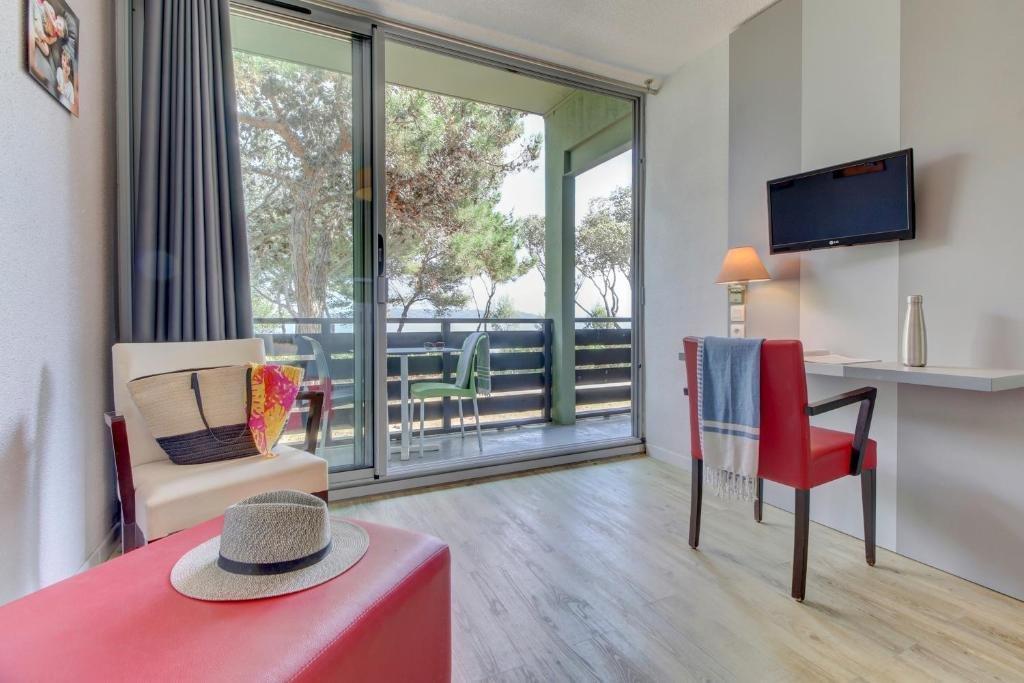 Belambra Clubs Presqu'Ile De Giens - Les Criques Hotel Hyeres Ngoại thất bức ảnh